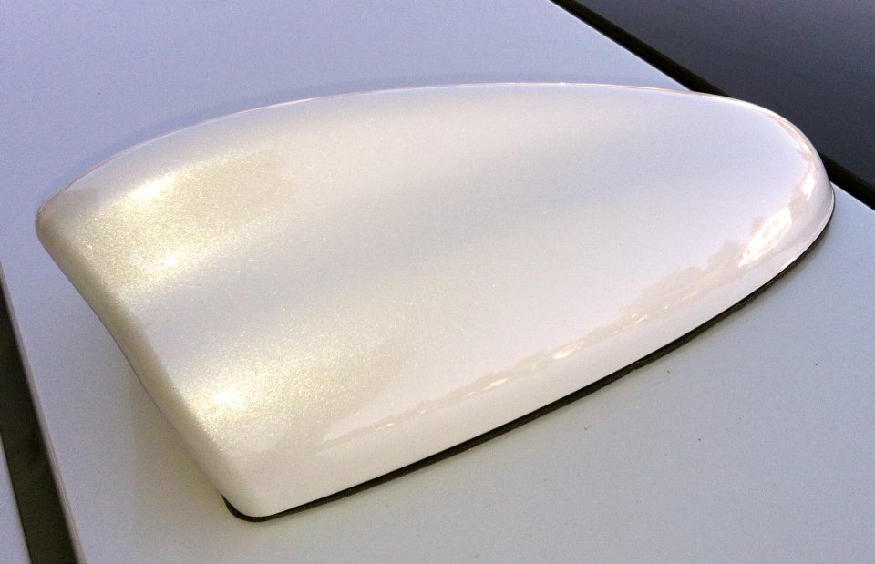 05 - Shark Fin Antenna (Right Rear Top).jpg