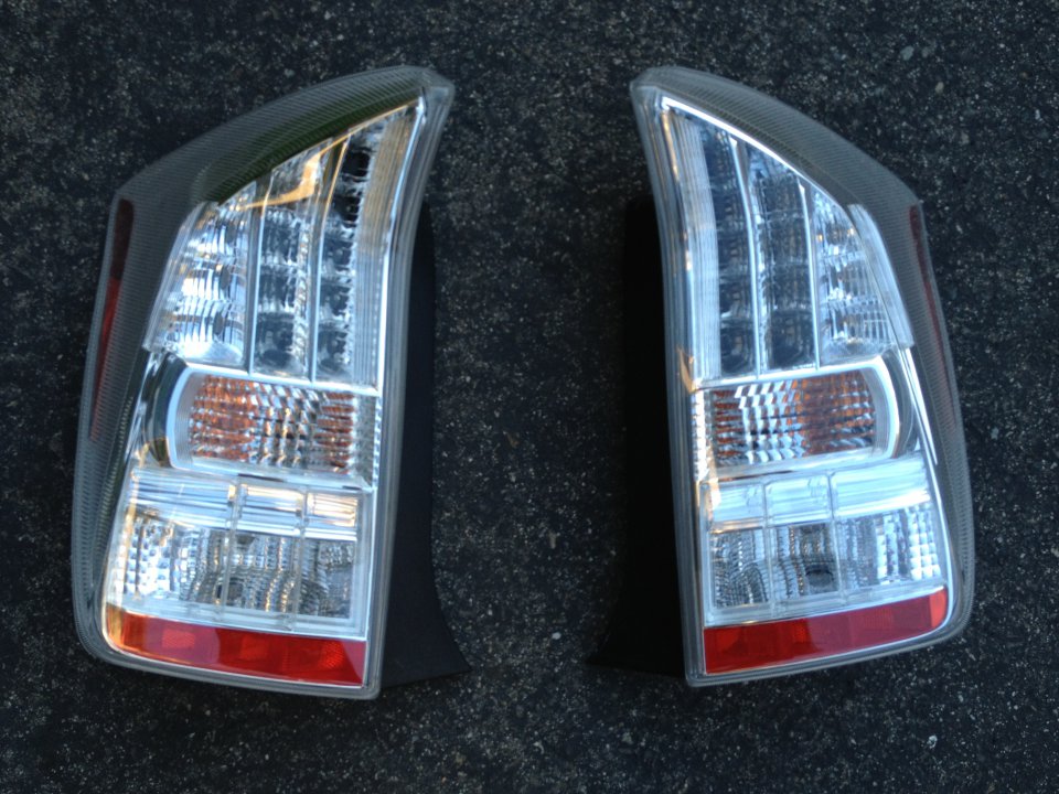 2010 Toyota Prius taillights.JPG