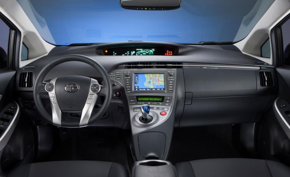 2014-toyota-prius-interior-photo-537142-s-1280x782.jpg