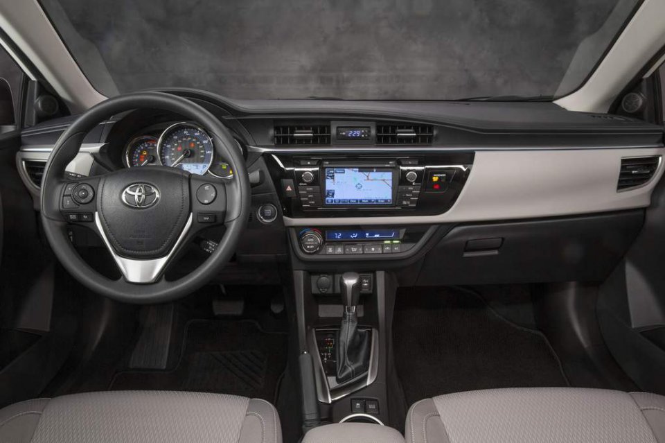 2014_Corolla_LE_Eco_013.jpg