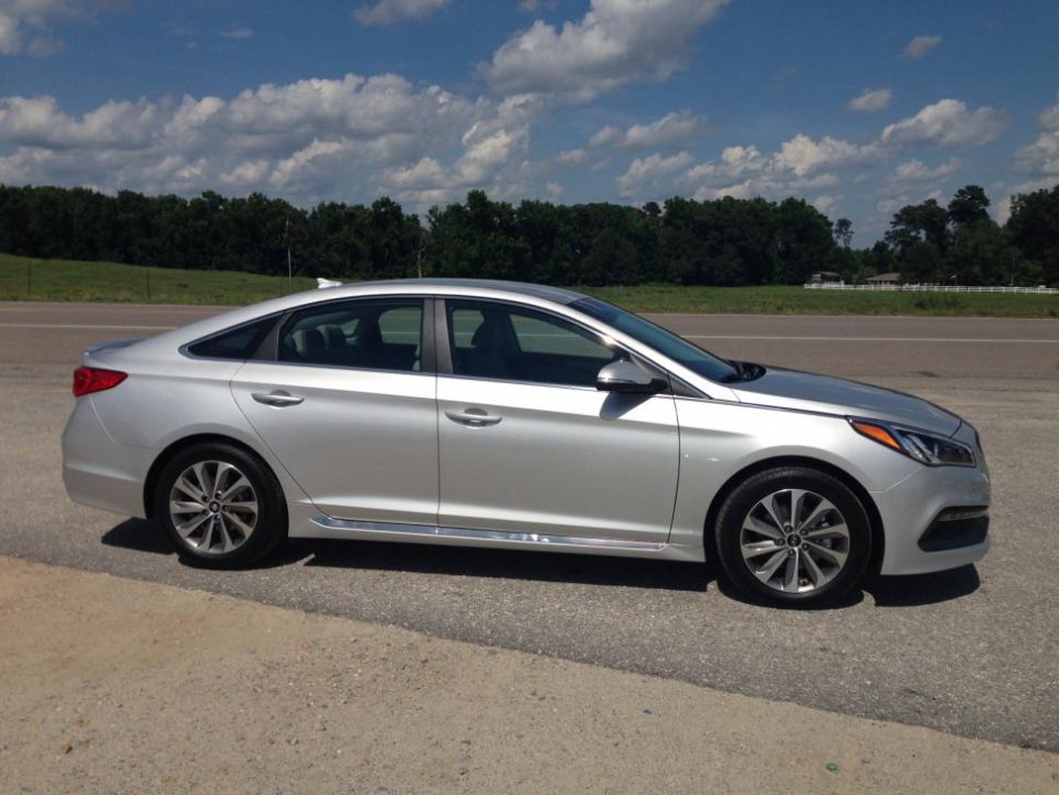 2015-hyundai-sonata-side.JPG