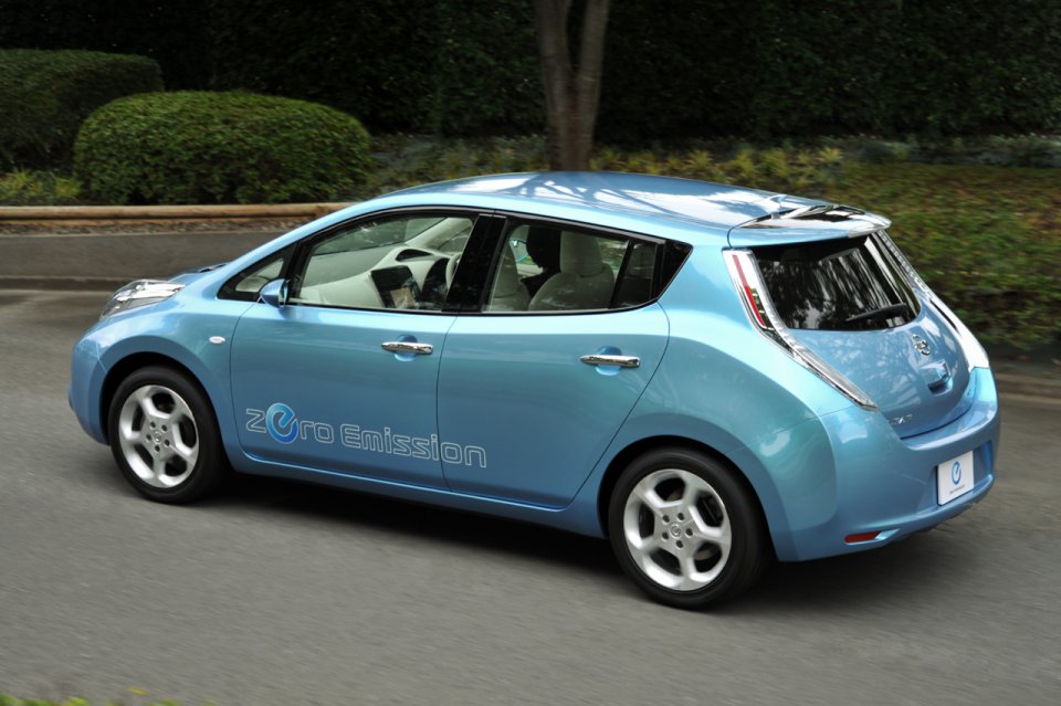 nissan-leaf_hi_009.jpg