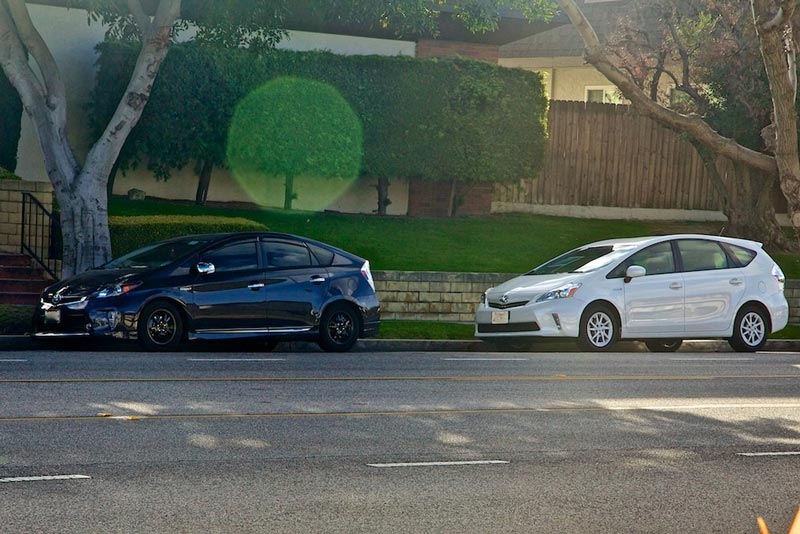 prius_v_four.jpg