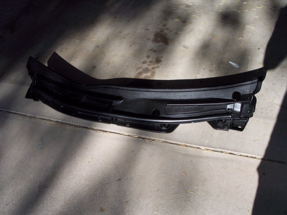 Wiper cowl area 007.JPG